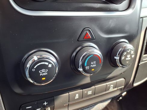 Used 2016 RAM 2500 Tradesman w/ Chrome Appearance Group image 7