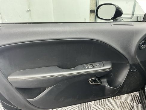 Used 2016 Dodge Challenger SRT Hellcat image 11