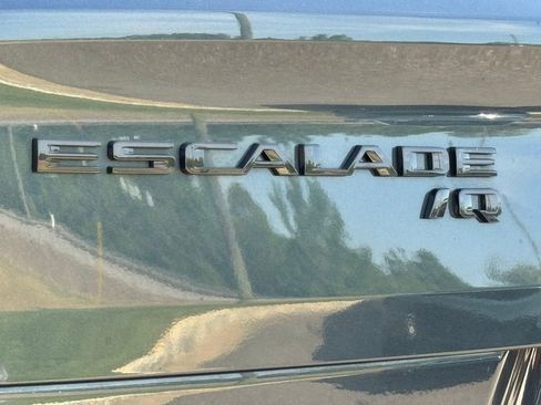 New 2025 Cadillac Escalade IQ Sport 2 w/ LPO, ONYX Package image 9