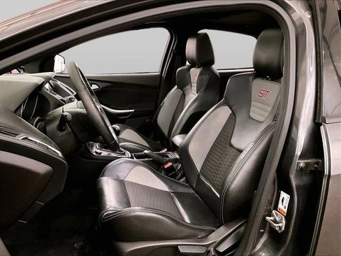 Used 2017 Ford Focus ST w/ Equipment Group 401A FWD image 24