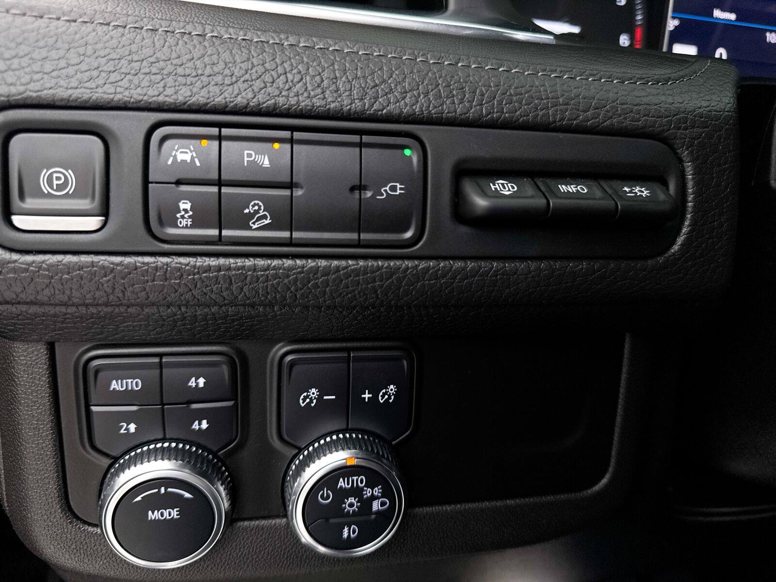 Used 2021 GMC Yukon Denali AWD/4WD image 13