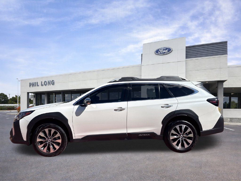 Used 2025 Subaru Outback Touring XT AWD/4WD image 4