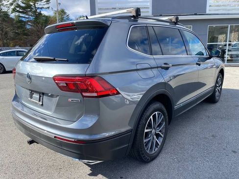 Used 2020 Volkswagen Tiguan SE w/ Panoramic Sunroof Package image 3