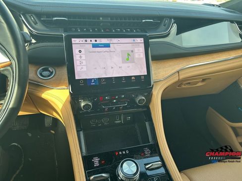 Used 2024 Jeep Grand Cherokee Summit image 15