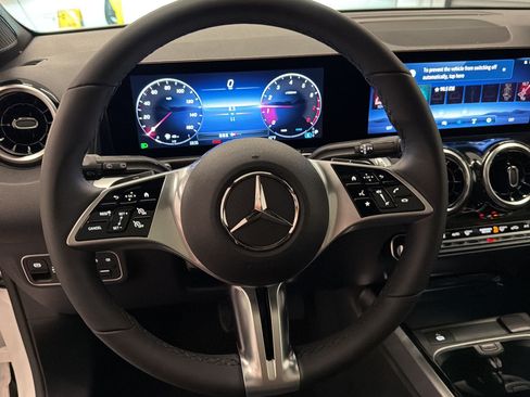 Used 2026 Mercedes-Benz GLB 250 image 15