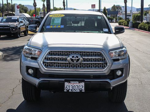 Used 2017 Toyota Tacoma TRD Off-Road w/ Tow Package AWD/4WD image 19
