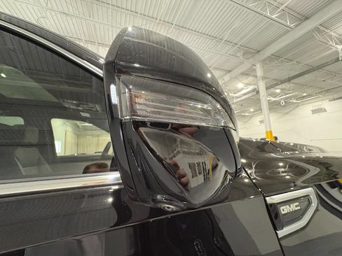 Used 2024 GMC Yukon Denali w/ Advanced Technology Package AWD/4WD image 63