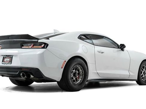 Used 2018 Chevrolet Camaro SS image 4