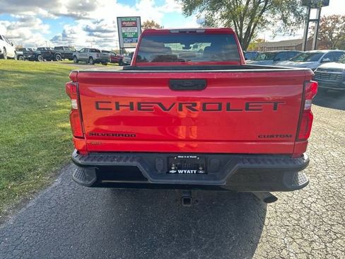 Used 2020 Chevrolet Silverado 2500 Custom w/ Custom Value Package image 7