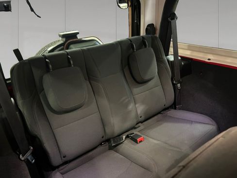 Used 2022 Jeep Wrangler Sport AWD/4WD image 18