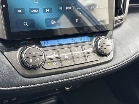 Used 2014 Toyota RAV4 XLE image 19