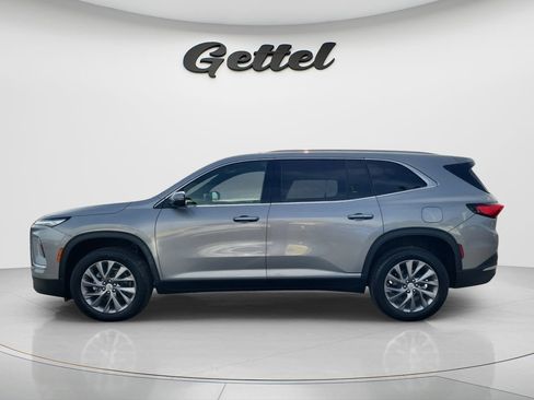 Used 2025 Buick Enclave Preferred FWD image 7
