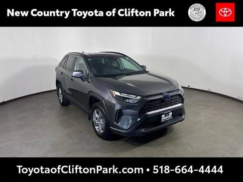 Used 2022 Toyota RAV4 XLE w/ Carpet Mat Package (TMS) AWD/4WD image 1