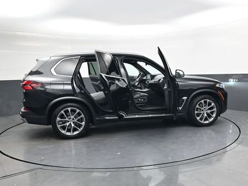 Used 2024 BMW X5 xDrive40i image 39