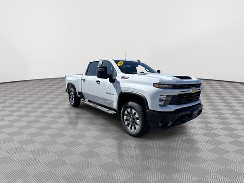 Used 2026 Chevrolet Silverado 2500 Custom w/ Custom Value Package AWD/4WD image 2