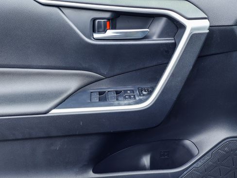 Used 2023 Toyota RAV4 XLE Premium FWD image 10