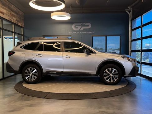 Used 2020 Subaru Outback AWD/4WD image 2