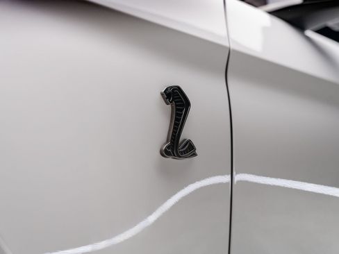 Used 2021 Ford Mustang Shelby GT500 w/ Carbon Fiber Track Pack RWD image 30