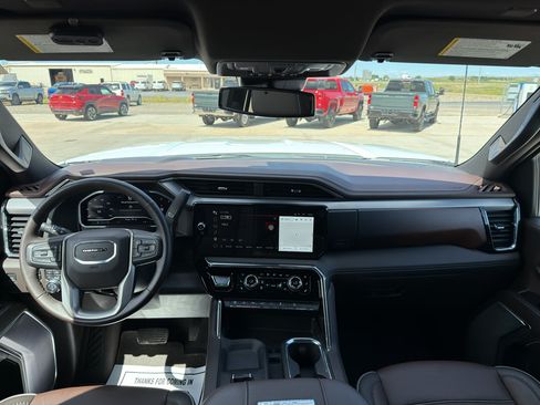 Used 2024 GMC Sierra 2500 Denali AWD/4WD image 17