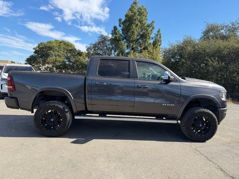 Used 2019 RAM 1500 Laramie AWD/4WD image 6