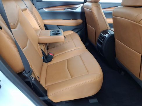 Certified 2024 Cadillac XT5 Premium Luxury FWD image 11