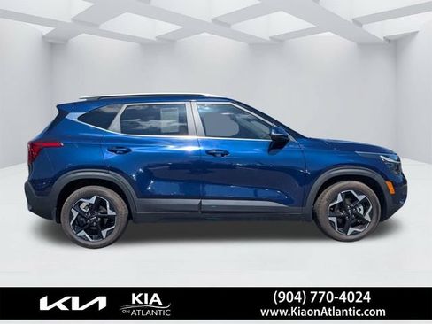 Used 2024 Kia Seltos EX FWD image 2