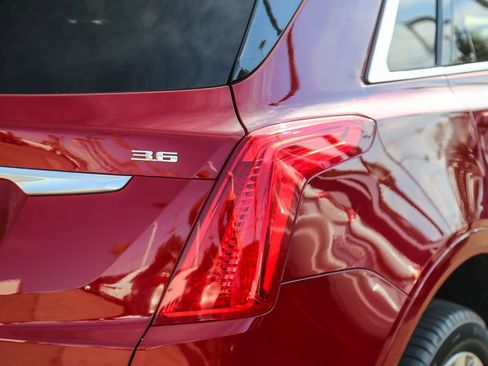 Used 2019 Cadillac XT5 Platinum image 7