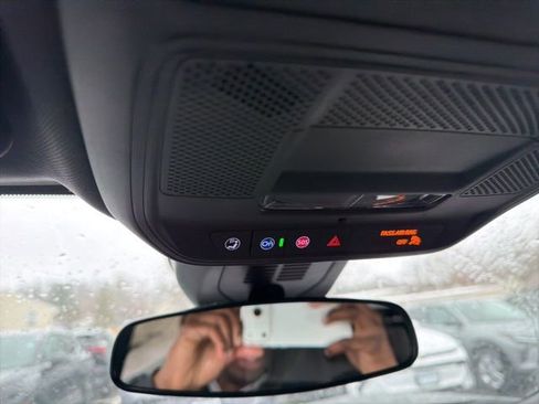 New 2026 Chevrolet Equinox LT w/ Convenience Package II AWD/4WD image 17