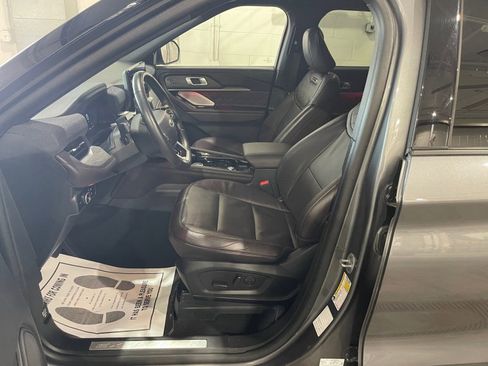 Used 2025 Ford Explorer Platinum w/ LUX Leather Package image 9