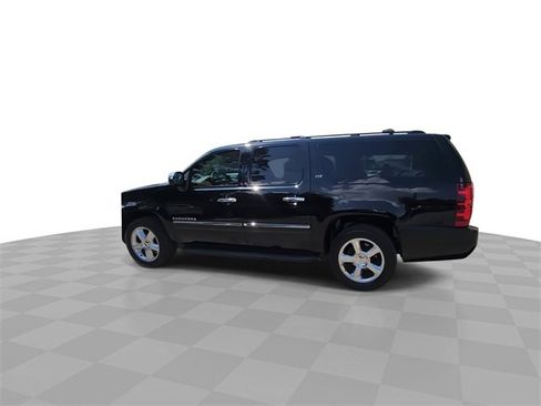 Certified 2013 Chevrolet Suburban LTZ image 6