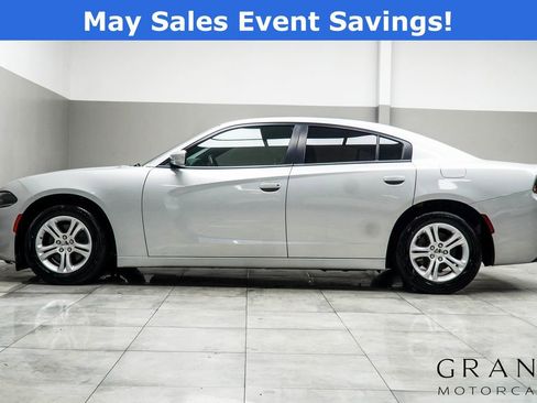 Used 2020 Dodge Charger SXT w/ Leather Interior Group RWD image 10
