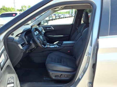 Used 2025 Mitsubishi Outlander SE AWD/4WD image 4