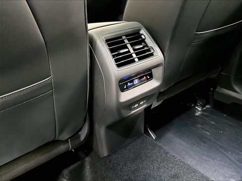 New 2026 Volkswagen Tiguan SEL R-Line AWD/4WD image 16