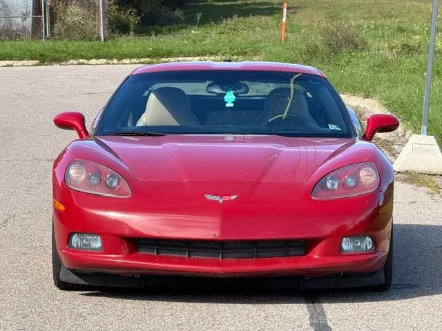 Used 2005 Chevrolet Corvette Coupe w/ Preferred Equipment Group RWD image 4