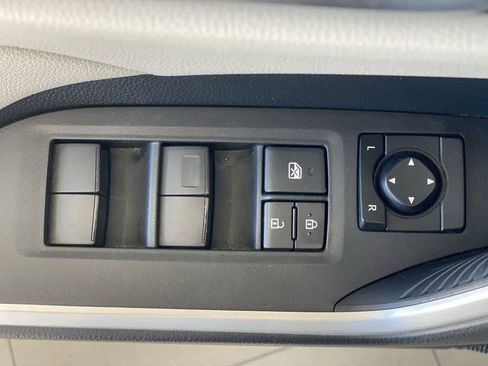 Used 2019 Toyota RAV4 XLE w/ Convenience Package AWD/4WD image 16