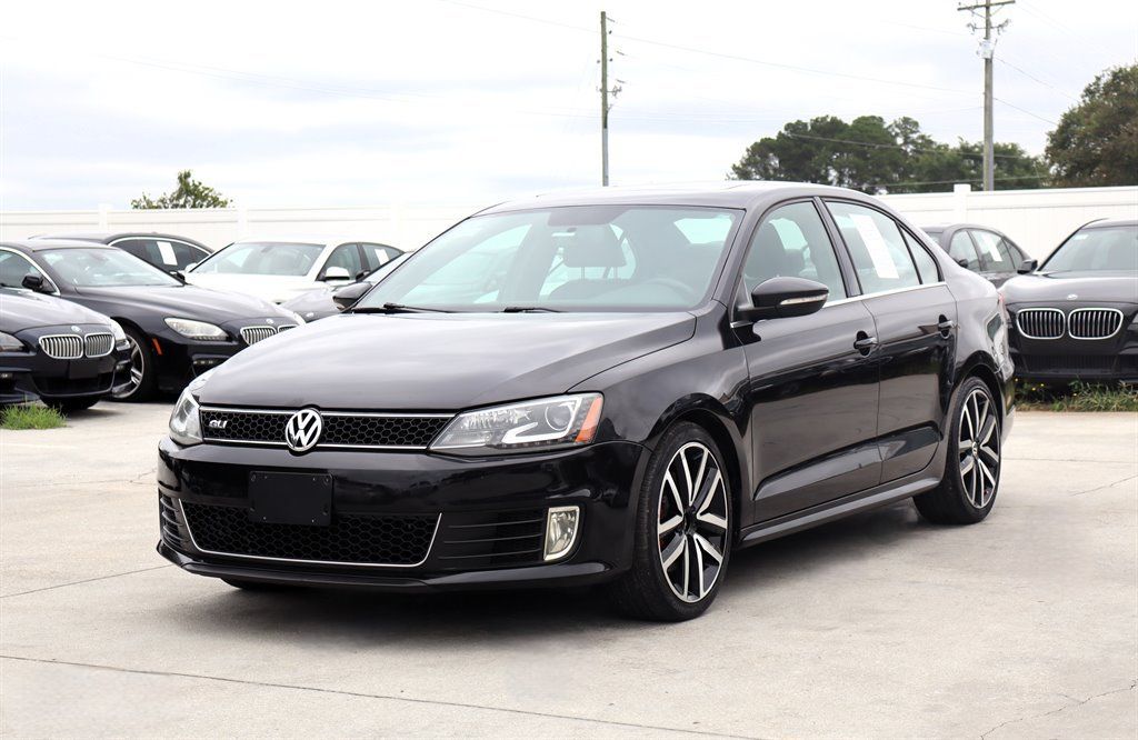 Used 2013 Volkswagen Jetta GLI Autobahn FWD image 3