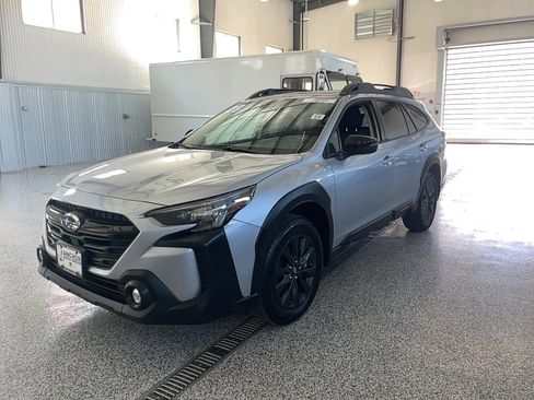 Used 2023 Subaru Outback Onyx Edition AWD/4WD image 3