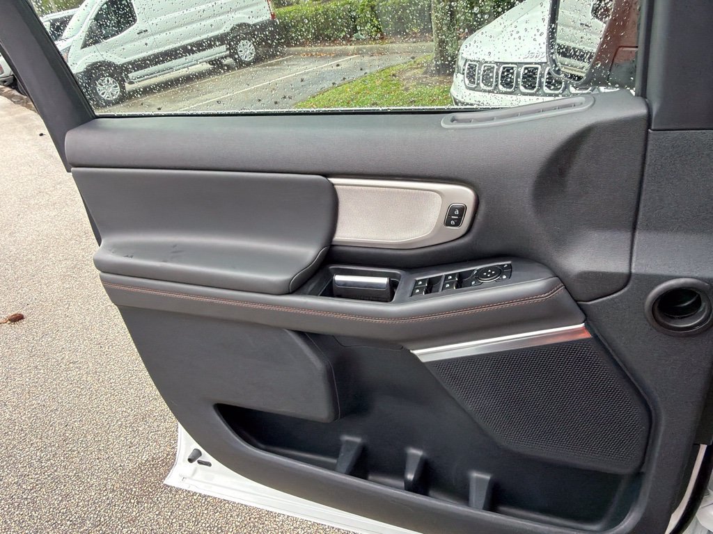 Certified 2025 Ford Expedition Active AWD/4WD image 22