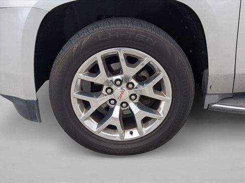 Used 2015 GMC Yukon XL SLE image 26