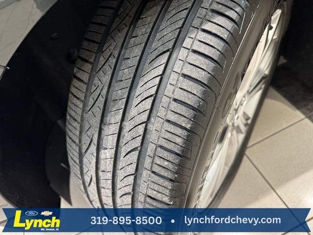 Used 2024 Ford Edge Titanium AWD/4WD image 30