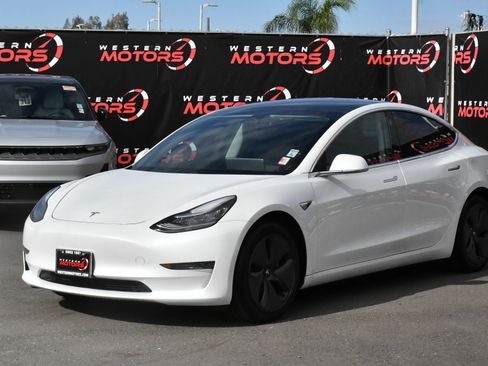 Used 2020 Tesla Model 3 Standard Range RWD image 3