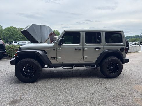 Used 2022 Jeep Wrangler Unlimited Sport w/ Sun And Sound Package AWD/4WD image 5