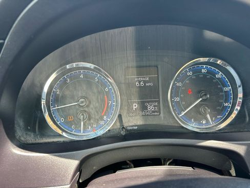 Used 2018 Toyota Corolla LE FWD image 5