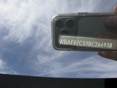 Used 2011 BMW 535i Sedan image 16