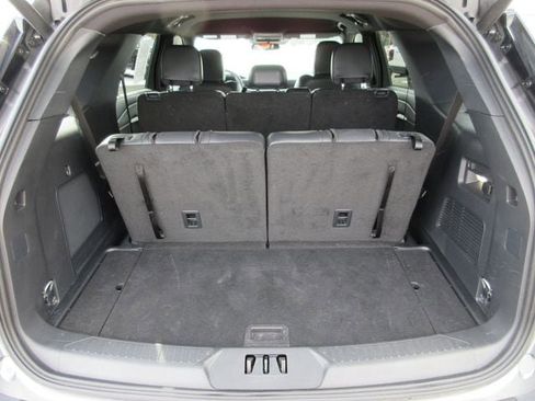 Used 2025 Ford Explorer ST-Line w/ ST-Line Street Pack image 25