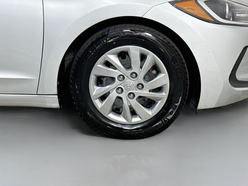 Used 2017 Hyundai Elantra SE FWD image 31