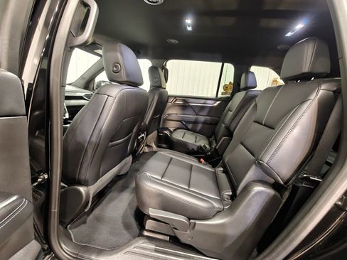 Used 2025 GMC Acadia Elevation w/ Elevation Premium Package FWD image 27