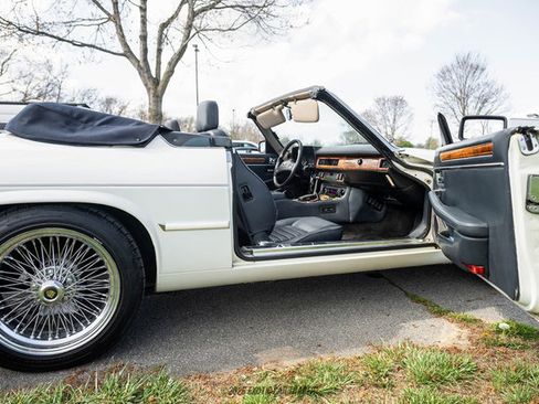 Used 1989 Jaguar XJS V12 Convertible image 44
