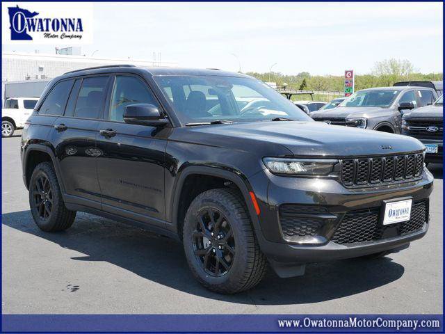 Certified 2025 Jeep Grand Cherokee Altitude AWD/4WD image 1