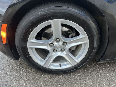 Used 2023 Chevrolet Camaro LT image 2